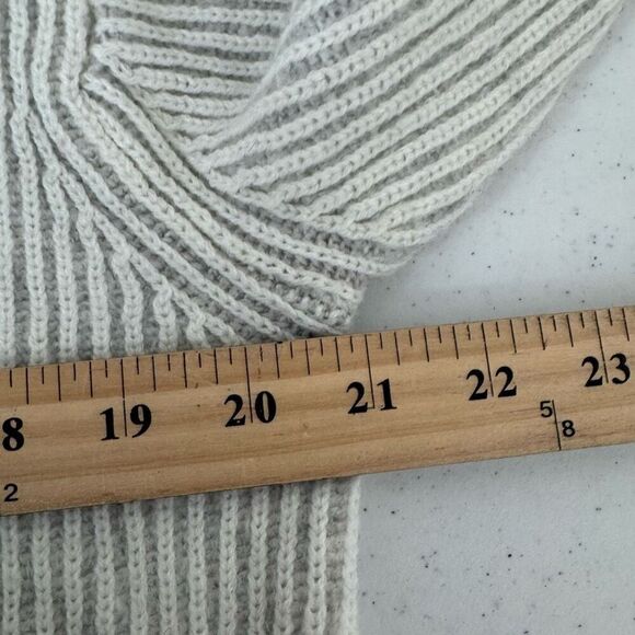 Calvin Klein Jeans Women’s Ribbed Sweater Size Large Round Neck Knit Style - Picture 8 of 11